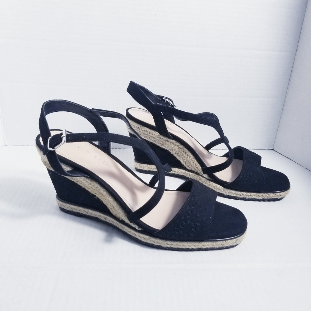 KELLY & KATIE WEDGE SANDALS SIZE 9.5